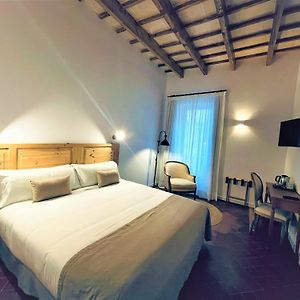 Habitación Grande con 2 Camas Individuales